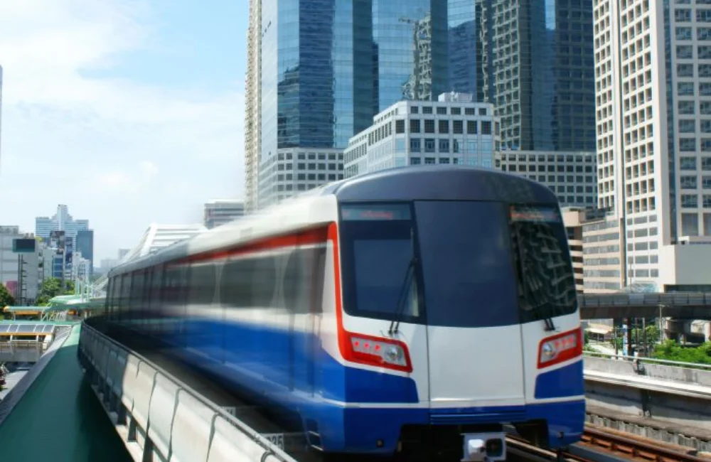 ทำเลที่ตั้งและการเดินทาง