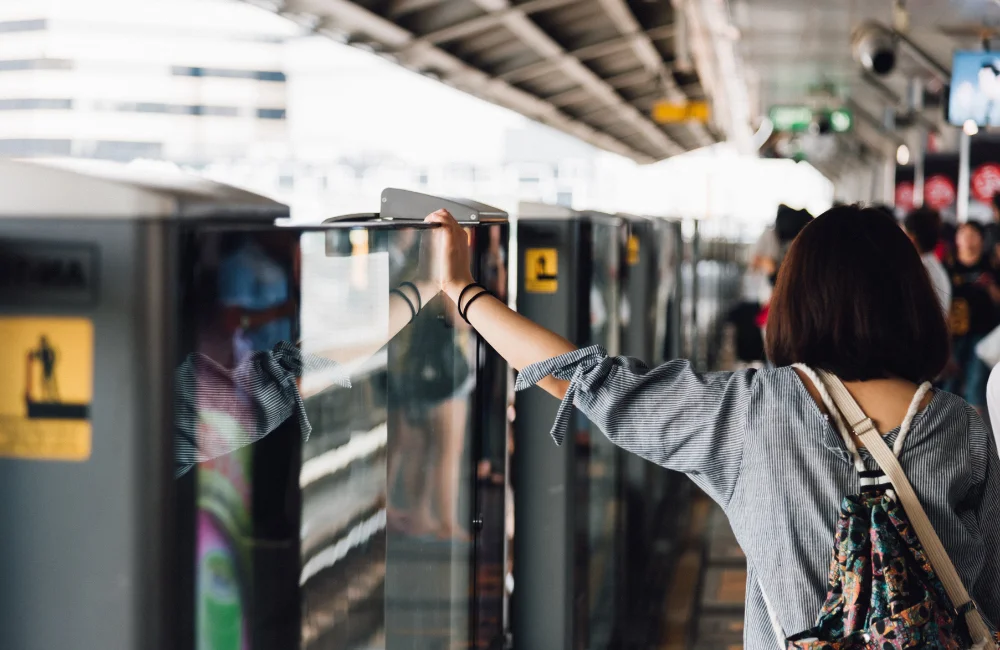 เดินทางด้วย BTS